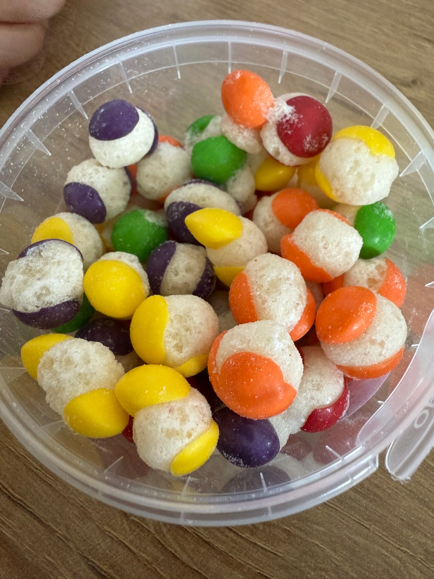 Freeze dried crunchy rainbow tub