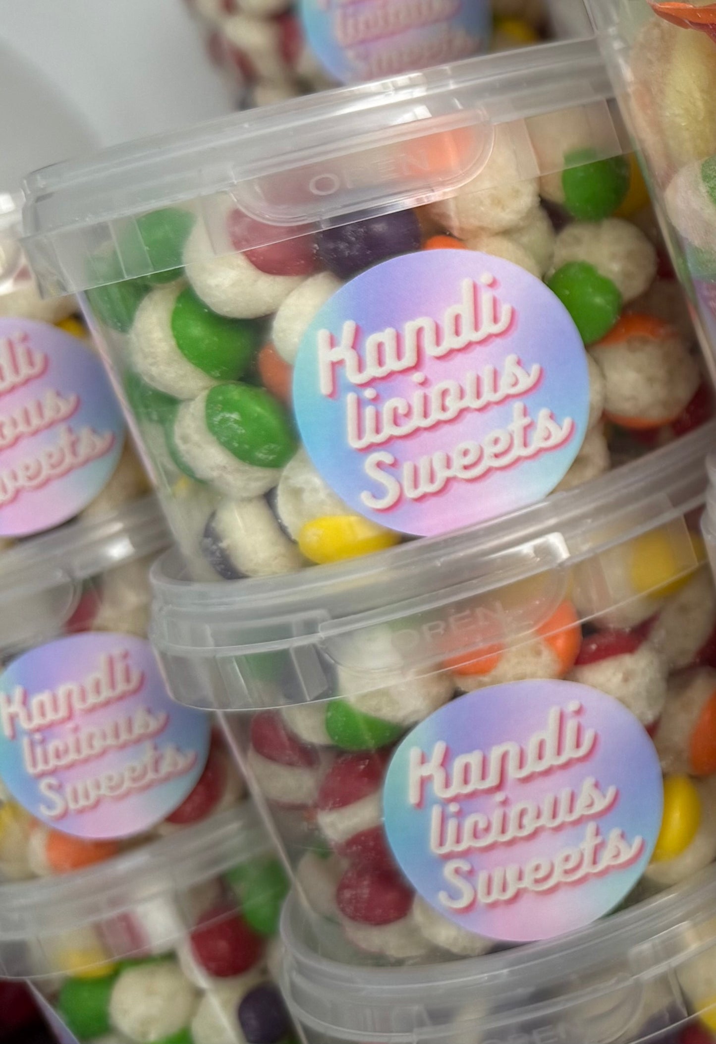 Freeze dried crunchy rainbow tub